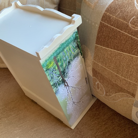 Stunning Hand Painted Jewelry or Storage Chest - Picture 9 of 9